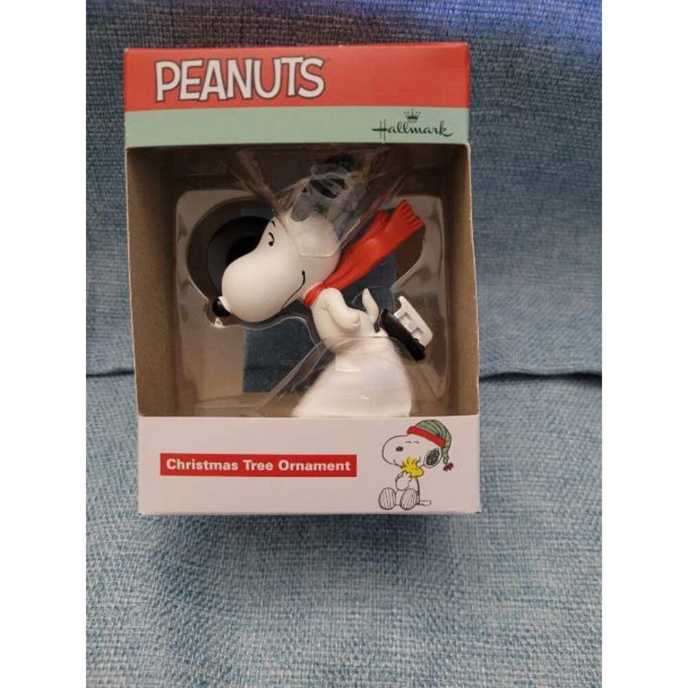 Peanuts Snoopy Ice Skating Christmas Tree Ornament Hallmark Brand New